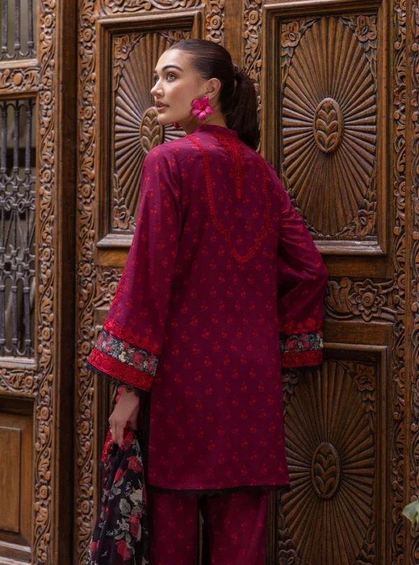 Ayra Zainab Chottani - Tahra Lawn 25 Vol 2 - Image 5