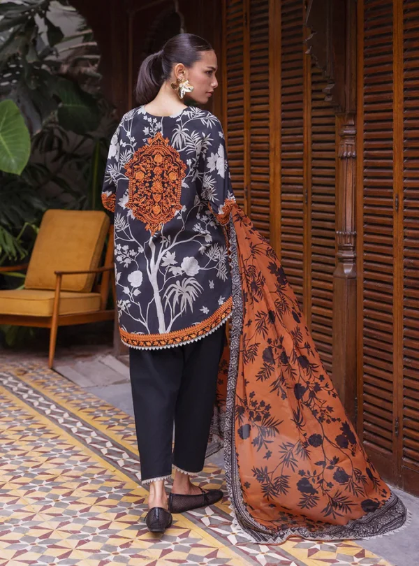 Efra Zainab Chottani - Tahra Lawn 25 Vol 2 - Image 5