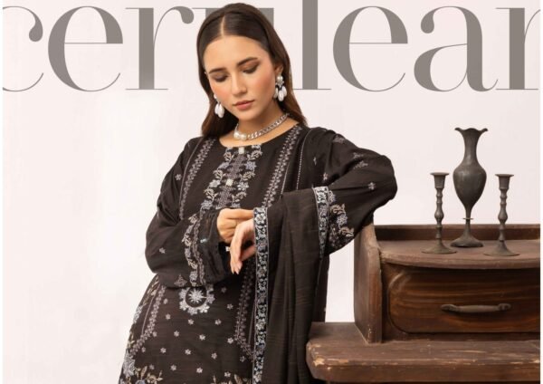 Tehzeeb Nafees by Mahay black